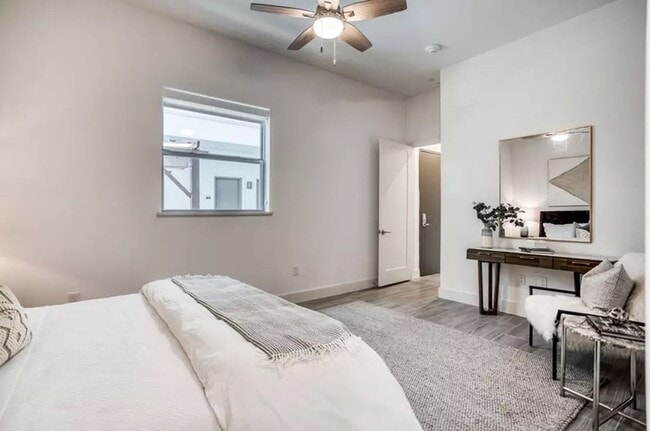 Building Photo - Spacious 1 Bedroom | 1 Bathroom | 975 Sq. Ft. | Luxury Living in The Cedars, Dallas