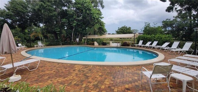 Building Photo - 6010 S Falls Cir Dr