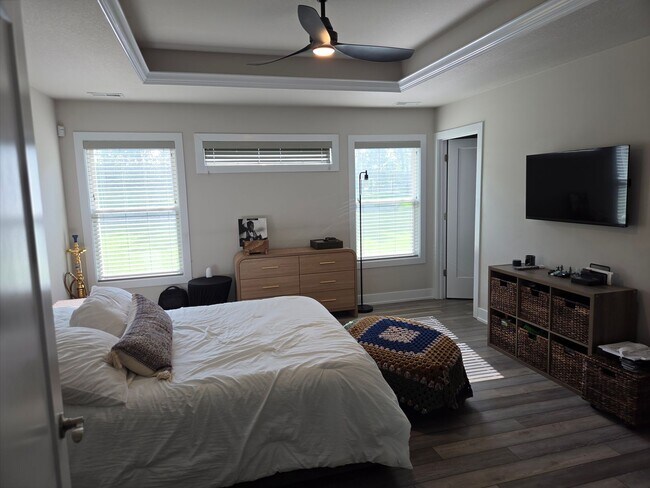 Building Photo - 3 bd, 2 ba house in E Columbia in great move-in shape, fenced, corner lot, w/d provided.