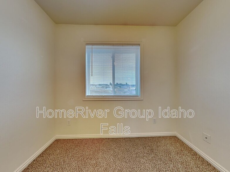 Building Photo - 3358 Briar Creek Ln