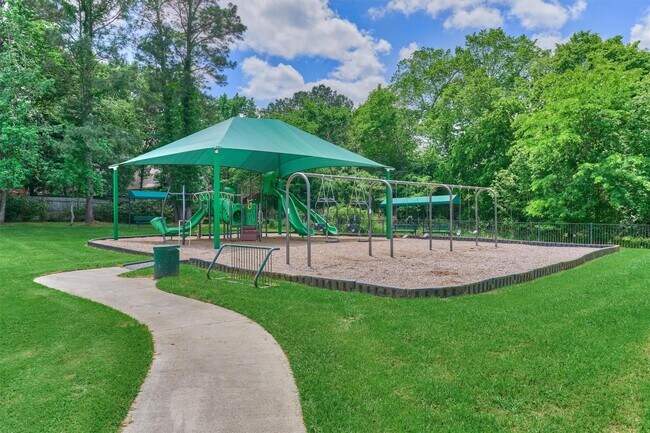 Building Photo - 13511 Summer Hill Dr