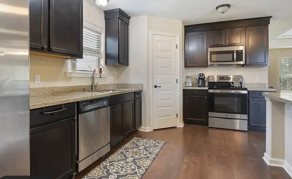 Building Photo - 784 Huey Andrew Ave