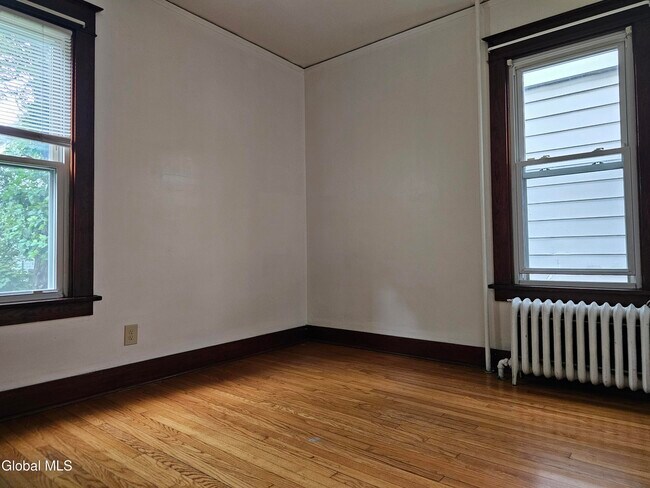 Building Photo - 28 Arcadia Ave
