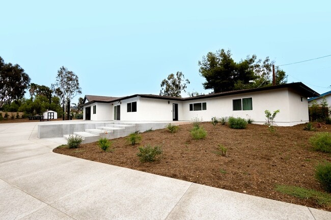 Building Photo - 12311 Boulder View Dr