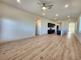 Building Photo - 436 Wilshire Rd