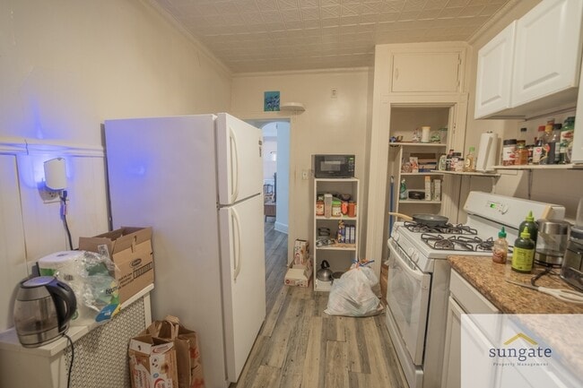 Building Photo - 213 E 33rd St