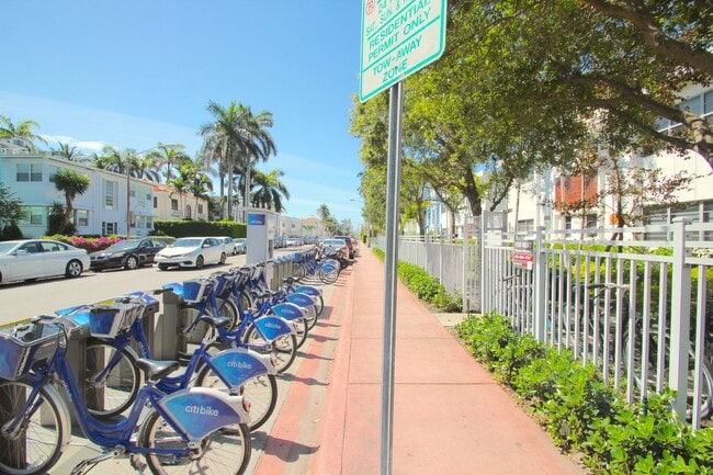 Building Photo - Tastefully furnished 1bed/1bath in the hea...