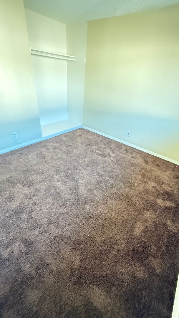 Building Photo - 2 bedroom 1 bath available near UC Riverside