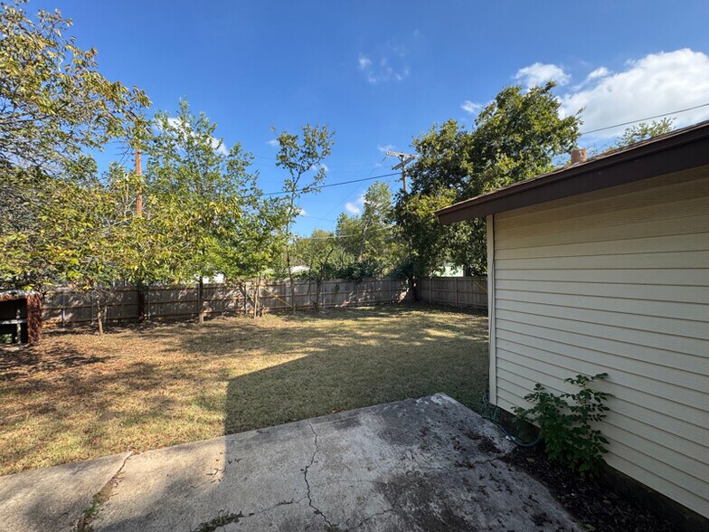 Building Photo - 2217 N 42nd St