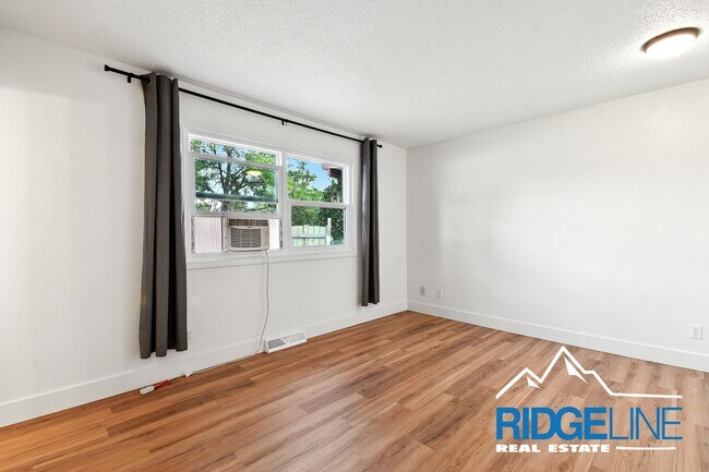 Building Photo - Fox Farm one level home ready for you to e...