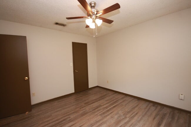 Building Photo - Peaceful Country Living Near UWF & Navy Fe...