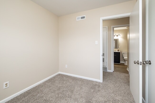 Building Photo - 3945 Starboard Rd