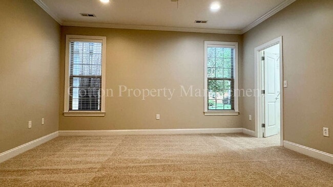 Building Photo - 8854 Plantation Landing Dr