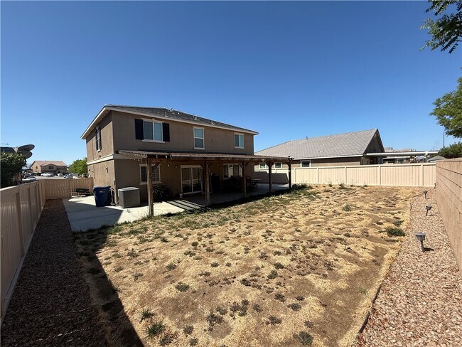 Building Photo - 3645 Emerald Ln