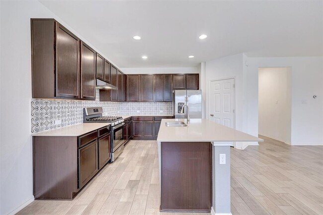 Building Photo - 307 Simmental Loop