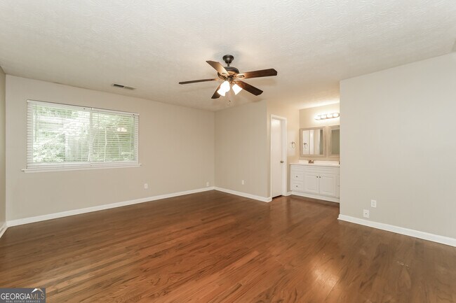 Building Photo - 8524 Cedar Creek Ridge