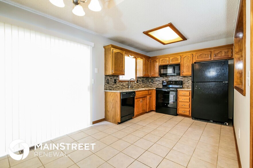 Building Photo - 1502 Willow Dr