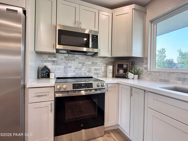 Building Photo - 7216 E Grandview Dr
