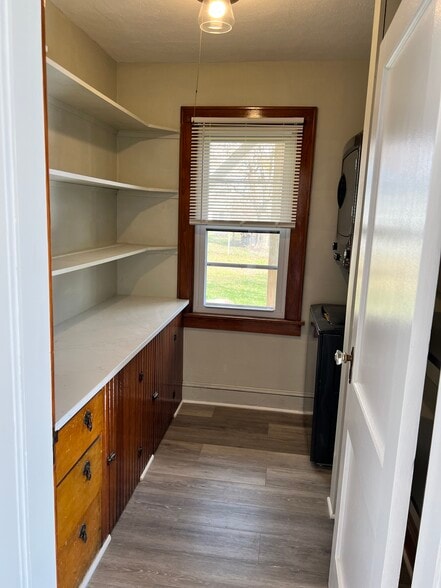 Building Photo - 2 East St