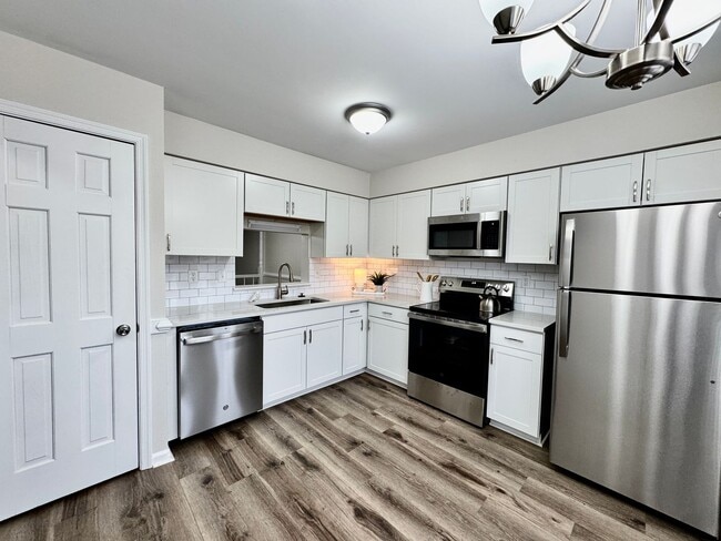 Building Photo - READY NOW!! Completely Updated 3-Bedroom Townhome in Kempsville Lake! Fenced Backyard - Pet Frien...