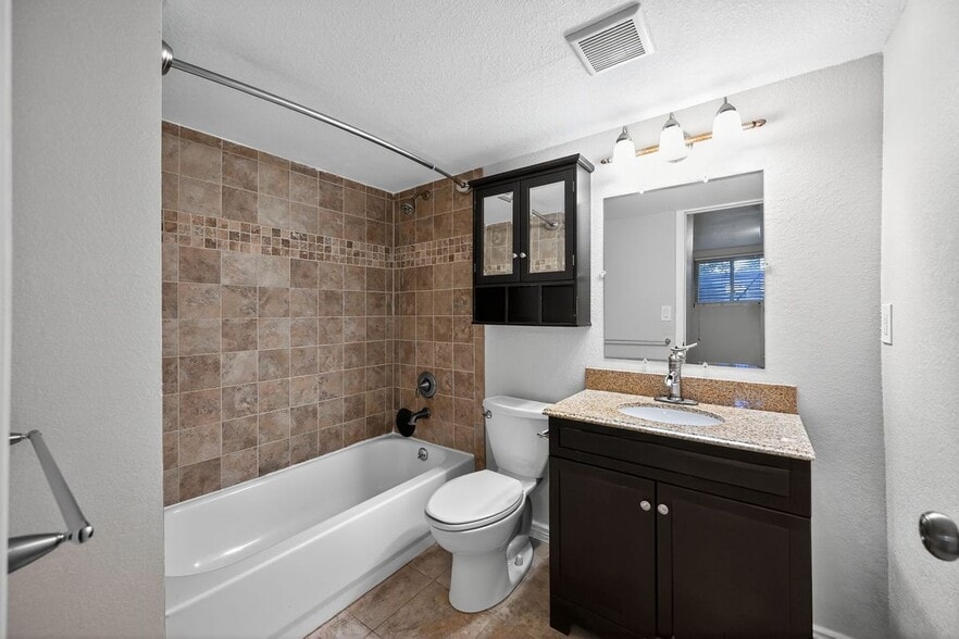 Building Photo - 3501 S Kittredge St