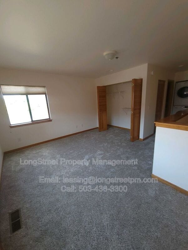 Building Photo - 930 NW Naito Pky