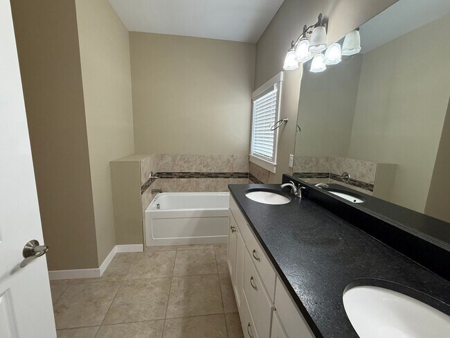 Building Photo - Now renting 3 bedroom 2 bathroom House, visit our website at www.stillproperties.com