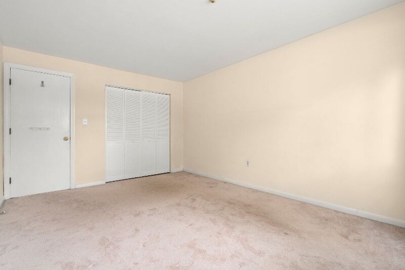 Building Photo - 28 Fernview Ave