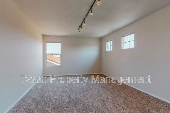 Building Photo - 7615 Red Finch Ct NW