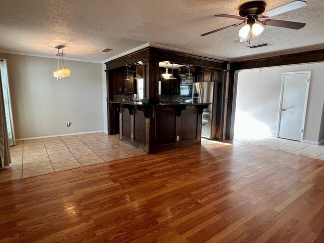 Building Photo - 3858 Scott St