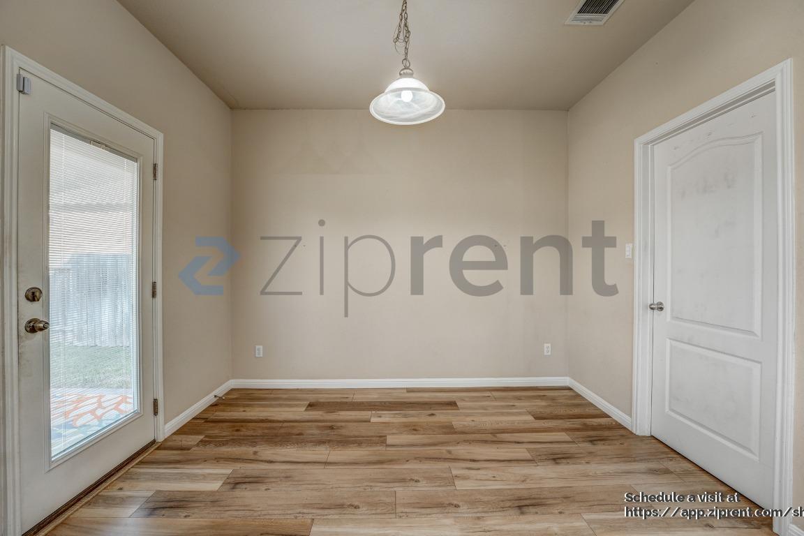 Building Photo - 706 Green Vista Ct