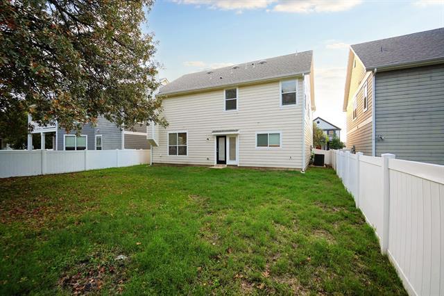 Building Photo - 1612 Cambridge Dr