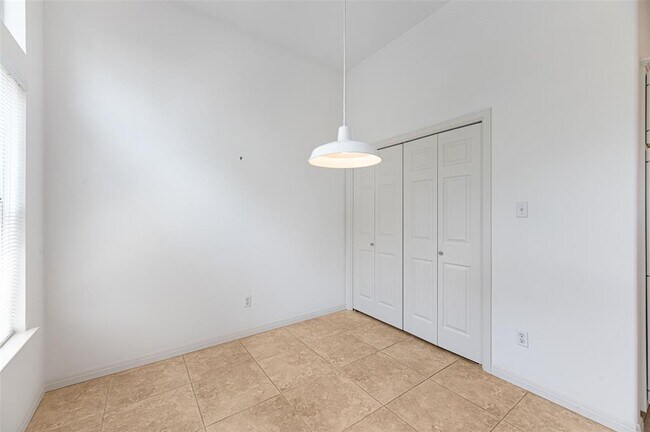 Building Photo - 1621 Maggie Mayes St