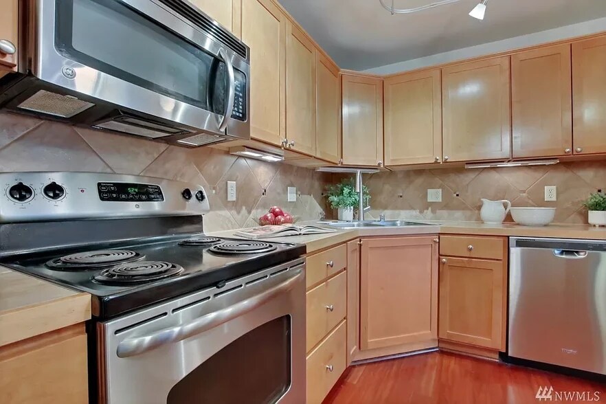 Building Photo - 13203 97th Ave E