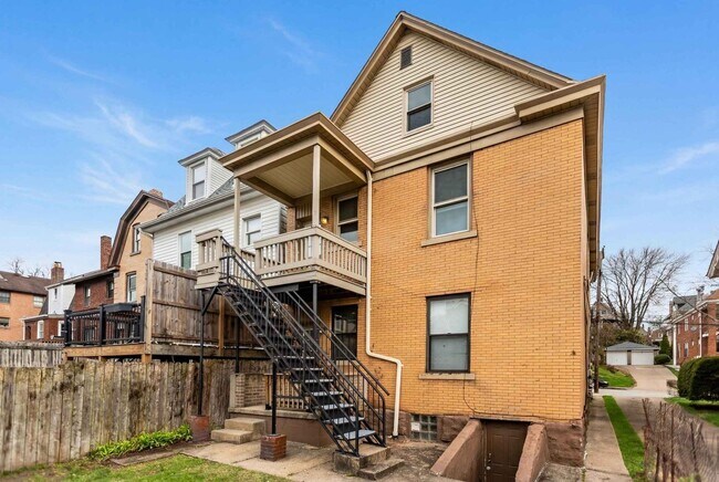 Building Photo - Kam316