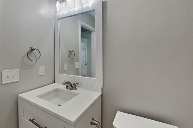 Building Photo - 3279 Deer Valley Dr NW