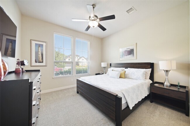 Building Photo - 9510 Spring Rose Dr
