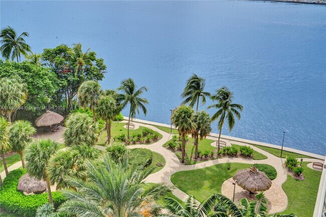 Building Photo - 2451 Brickell Ave