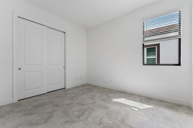 Building Photo - 9333 SW Pepoli Way