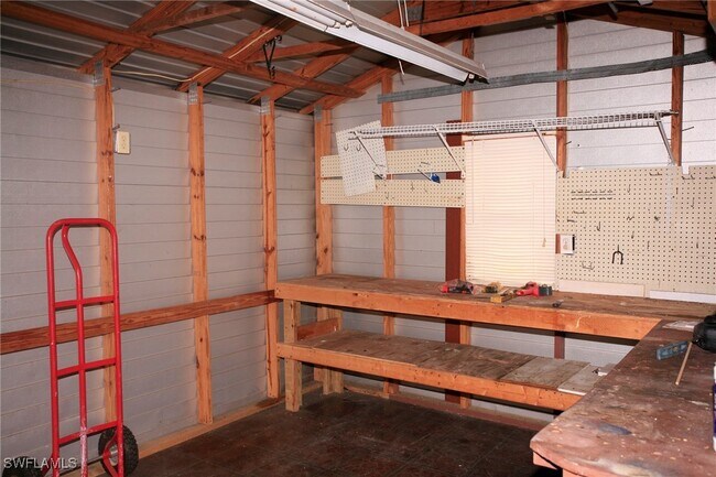 Building Photo - 289 Coral Dr