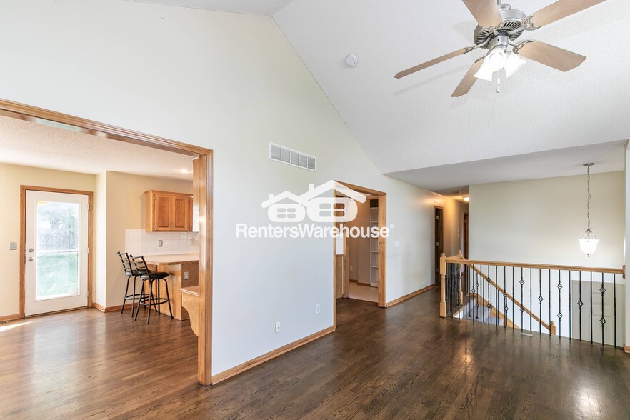 Building Photo - 804 Stratford Dr