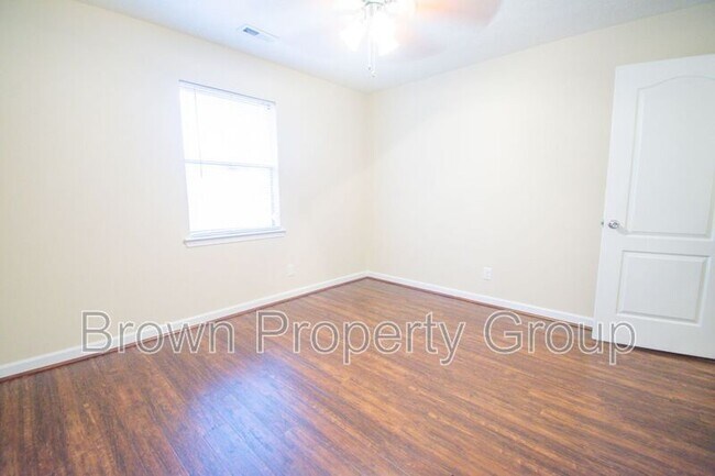 Building Photo - 7217 Pebblebrook Dr