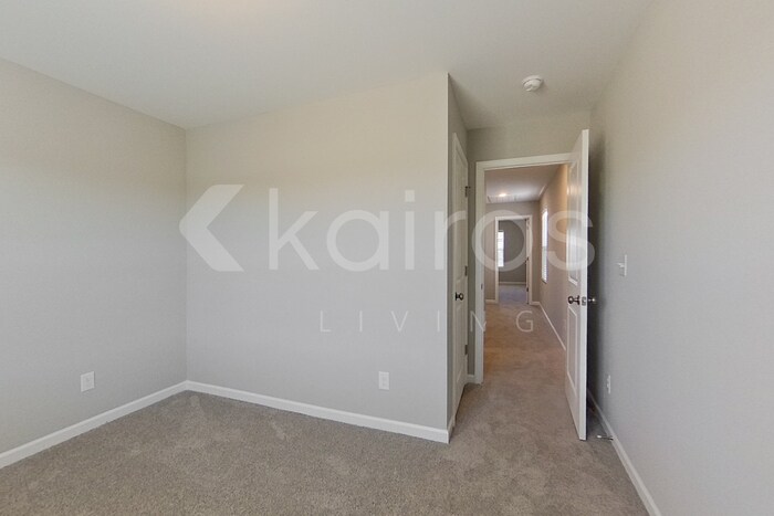 Building Photo - 908 Silent Barge Cv