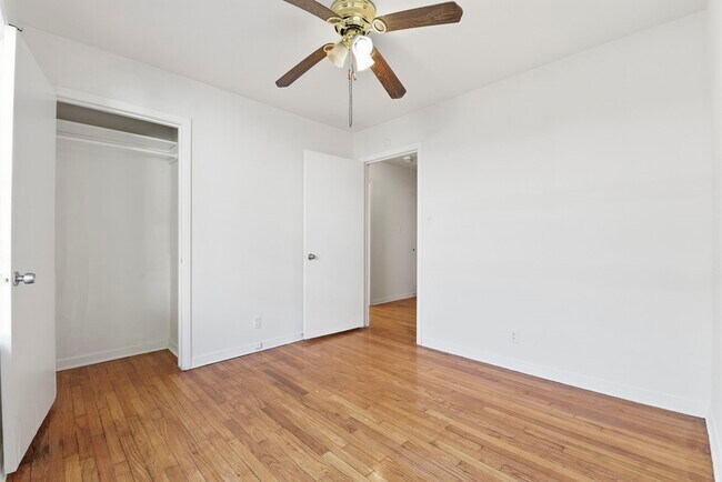 Building Photo - 7138 Mobud Dr