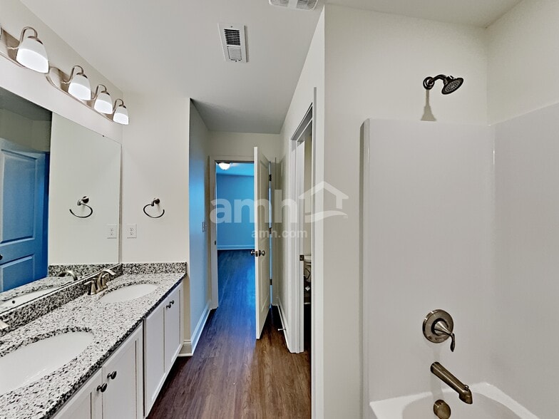 Building Photo - 215 Stowe Rd