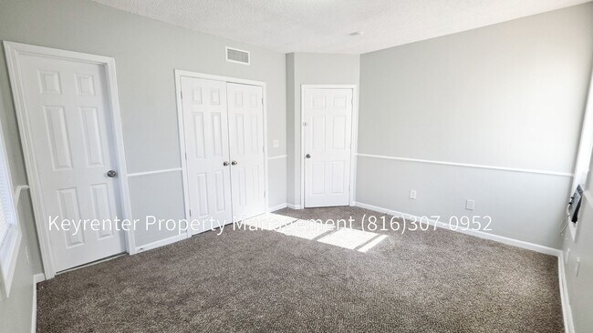 Building Photo - 4 Bedroom 3 Bath for rent