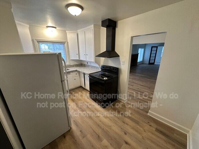 Building Photo - 4748 Eastern Ave