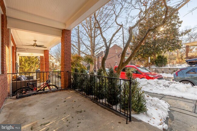 Building Photo - 2205 Observatory Pl NW