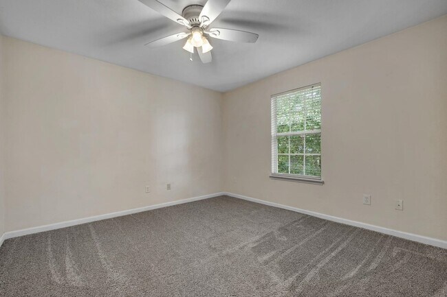 Building Photo - 8313 Elan Dr