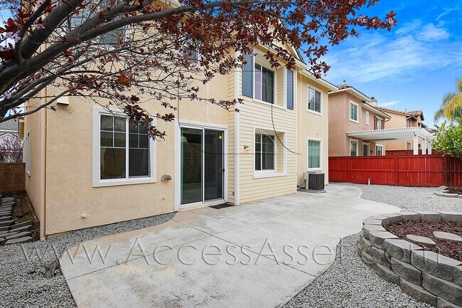 Building Photo - Charming 4 Bedroom, 3 Bathroom Home in Murrieta with Spacious Layout & Bright Interiors
